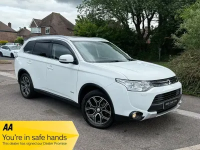 Used Mitsubishi Outlander 2014 White SUV