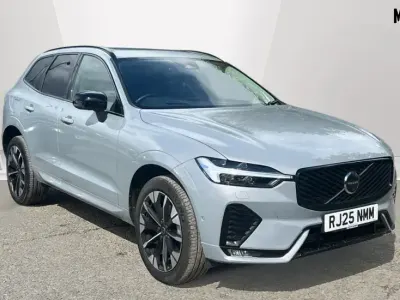Begagnad Volvo XC60 Ultra 250 HK (183 kW) 2025 Grå SUV