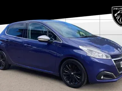 Used Peugeot 208 Allure Premium 82 HP (60 kW) 2017 Blue Hatchback