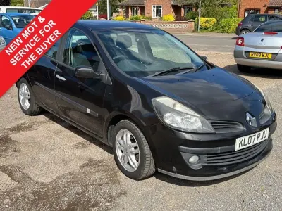 Usado Renault Clio II Dynamique 98 HP (72 kW) 2007 Preto Citadino