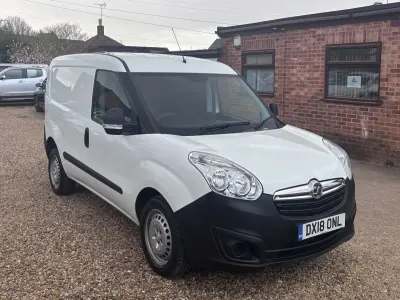 Used Vauxhall Combo 95 HP (69 kW) 2018 White MPV
