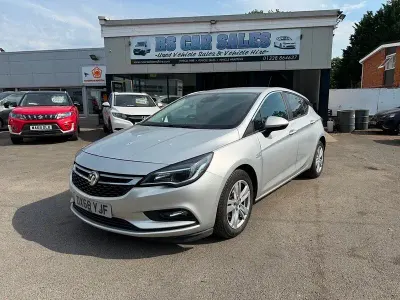 Used Vauxhall Astra Design Edition 110 HP (80 kW) 2018 Silver Hatchback