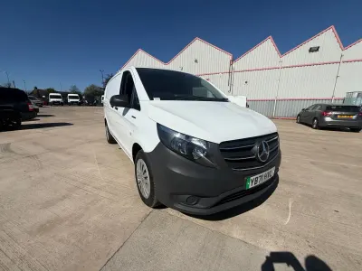 Używany Mercedes e-Vito 85 kW (116 KM) 2022 Biały Van