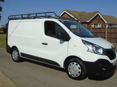 Used Renault Trafic Business 125 HP (91 kW) 2017 White MPV