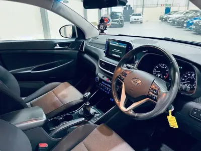 Used Hyundai Tucson SE 132 HP (97 kW) 2019 Grey SUV