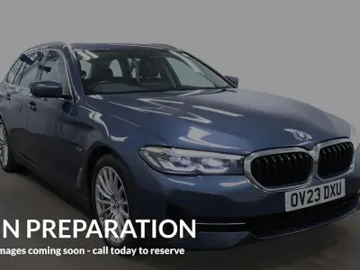 Begagnad BMW 530e Comfort Edition 292 HK (214 kW) 2023 Blå Kombi