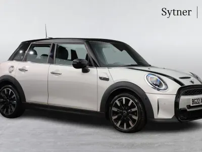 Begagnad Mini Cooper S Exclusive 176 HK (129 kW) 2022 Silver Halvkombi