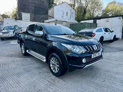 Used Mitsubishi L200 2017 Black Pickup