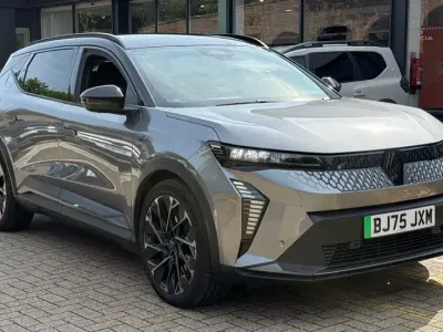 Used Renault Scenic E-Tech Techno Esprit Alpine 159 kW (217 HP) 2025 Twotone metallic  shadow grey with diamond black  SUV
