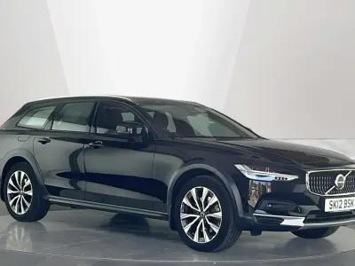 Used Volvo V90 CC Plus 250 HP (183 kW) 2023 Black Estate