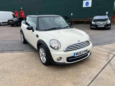 Used Mini Cooper D Hatch 2013 White Hatchback