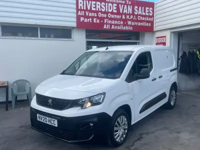 Begagnad Peugeot Partner 131 HK (96 kW) 2020 Vit Minibuss