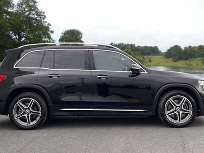 Mercedes GLB220