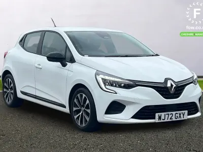 Used Renault Clio Evolution 90 HP (66 kW) 2022 White Hatchback