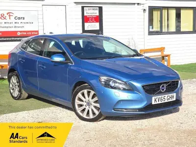 Used Volvo V40 SE Lux 150 HP (110 kW) 2015 Blue Hatchback