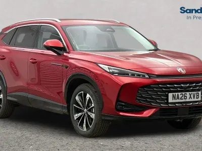 New MG HS SE 224 HP (164 kW) 2025 Tri coat  dynamic red SUV