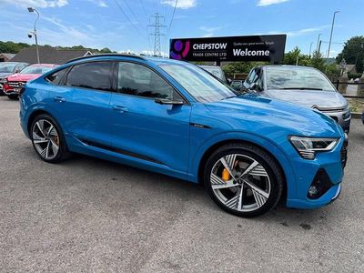 Usado Audi e-tron Comfort 300 kW (408 HP) 2021 Azul SUV