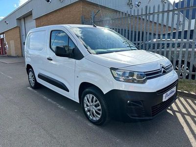 Used Citroën Berlingo 100 HP (73 kW) 2021 White MPV