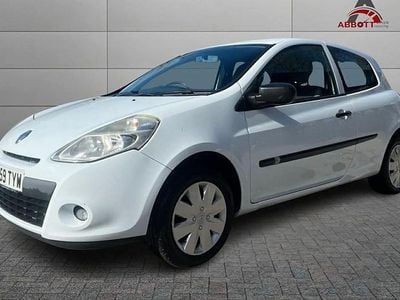 Used Renault Clio II Extreme 86 HP (63 kW) 2010 White Hatchback
