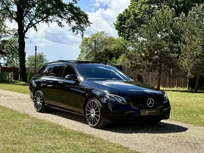 Usado Mercedes E400 AMG line 340 HP (250 kW) 2019 Preto Carrinha
