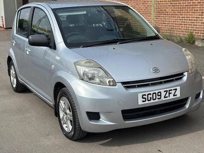 Used Daihatsu Sirion 90 HP (66 kW) 2009 Silver Hatchback