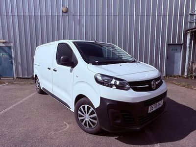 Używany Vauxhall Vivaro 100 KM (73 kW) 2020 Biały Minivan