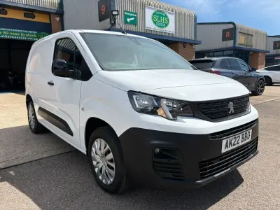 Used Peugeot Partner Premium 131 HP (96 kW) 2022 White MPV