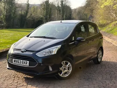 Usado Ford B-MAX Zetec 90 HP (66 kW) 2013 Preto Monovolume