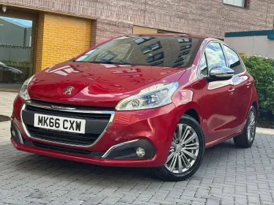 Used Peugeot 208 Allure 2016 Red Hatchback