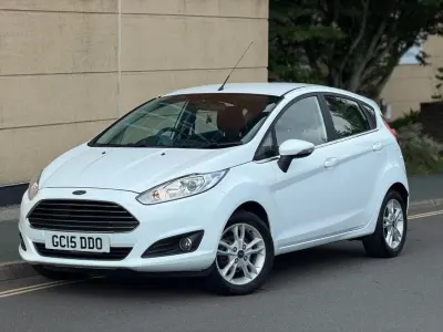 Used Ford Fiesta Zetec 100 HP (73 kW) 2015 White Hatchback