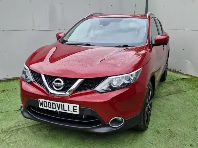 Used Nissan Qashqai Tekna 115 HP (84 kW) 2017 Red SUV