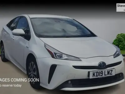 Used Toyota Prius Business Edition 122 HP (89 kW) 2019 White Hatchback