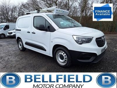 Used Vauxhall Combo Edition 100 HP (73 kW) 2019 White MPV