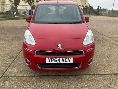 Used Peugeot TePee S 92 HP (67 kW) 2014 Red MPV
