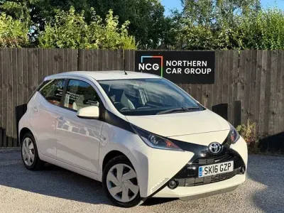 Used Toyota Aygo X-play 69 HP (50 kW) 2018 Hatchback