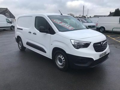 Used Vauxhall Combo Edition 100 HP (73 kW) 2021 White Van
