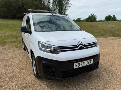 Begagnad Citroën Berlingo PureTech 110 HK (80 kW) 2024 Vit Minibuss