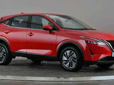 Used Nissan Qashqai Acenta Premium 140 HP (102 kW) 2023 Red SUV