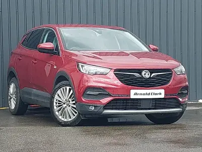 Second-hand Vauxhall Grandland X Sport 120 CP (88 kW) 2018 Roșu SUV