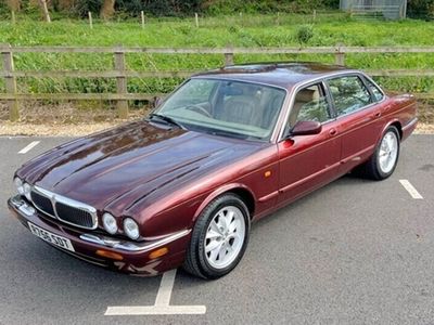 used Jaguar XJ Series 4.0 V8 // 290 BHP // 4d // px swap