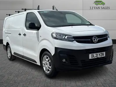 Used Vauxhall Vivaro S 100 HP (73 kW) 2021 White MPV