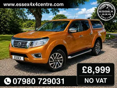 Used Nissan Navara N-Connecta 190 HP (139 kW) 2016 Yellow Pickup