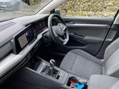Second-hand VW Golf VII Life 150 CP (110 kW) 2020 Gri Hatchback
