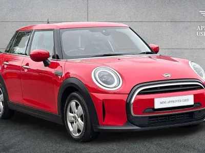 Used Mini Cooper Classic 134 HP (98 kW) 2022 Red Hatchback