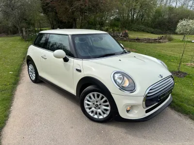 Usado Mini Cooper Hatch 136 HP (100 kW) 2015 Branco Citadino