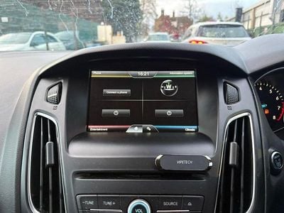 Used Ford Focus Titanium 150 HP (110 kW) 2015 Blue Hatchback
