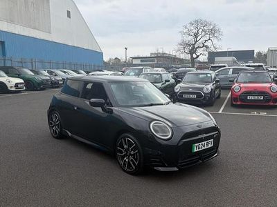 Used Mini Cooper SE Hatch 158 kW (215 HP) 2024 Black Hatchback