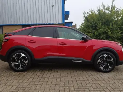 Używany Citroën C4 PureTech 128 KM (94 kW) 2023 Czerwony SUV
