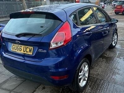 Used Ford Fiesta Zetec 100 HP (73 kW) 2016 Blue Hatchback