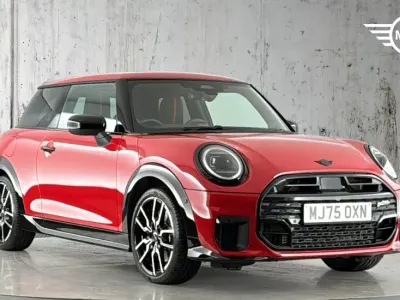Used Mini Cooper Hatch 113 kW (154 HP) 2025 Red Hatchback